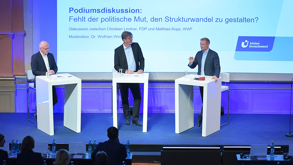 Matthias Kopp(WWF), Dr. Wolfram Weimer, MdB Christian Lindner(FDP) Nachhaltigkeitskonferenz_Panel Lindner_Kopp