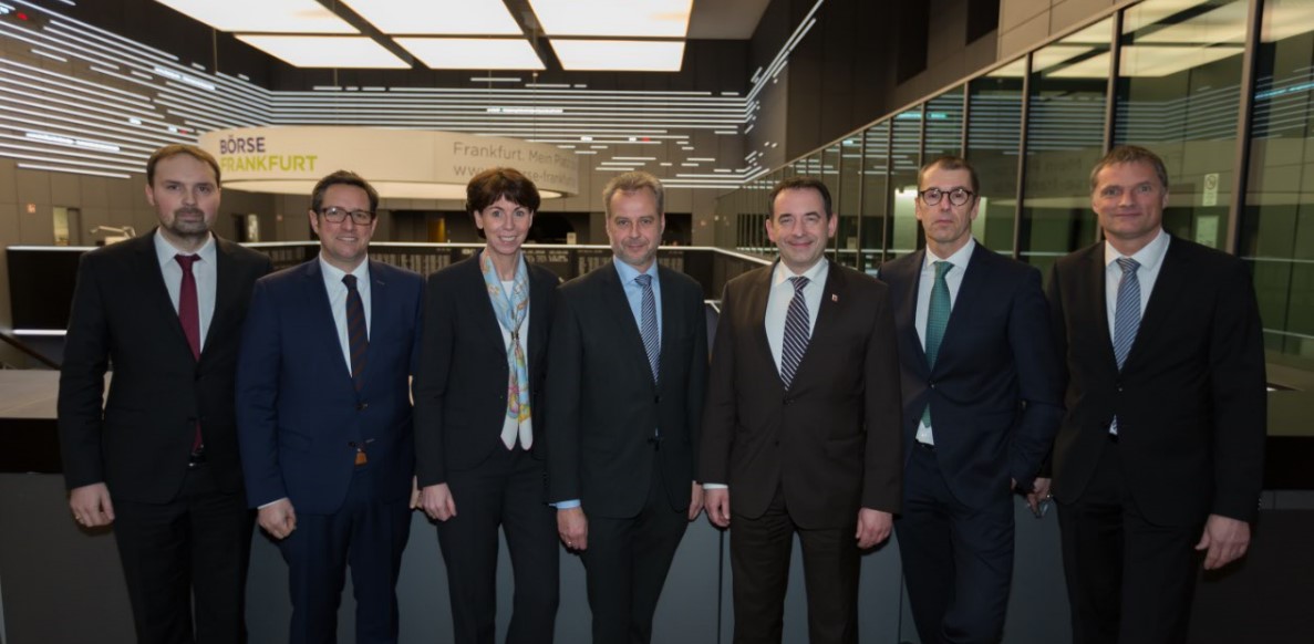 Gruppenbild-online.jpg Gruppenbild